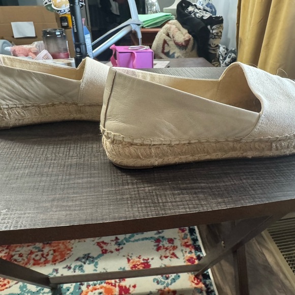 Tory Burch Cream and Black Espadrilles with Decorative Pattern - Picture 5 of 6